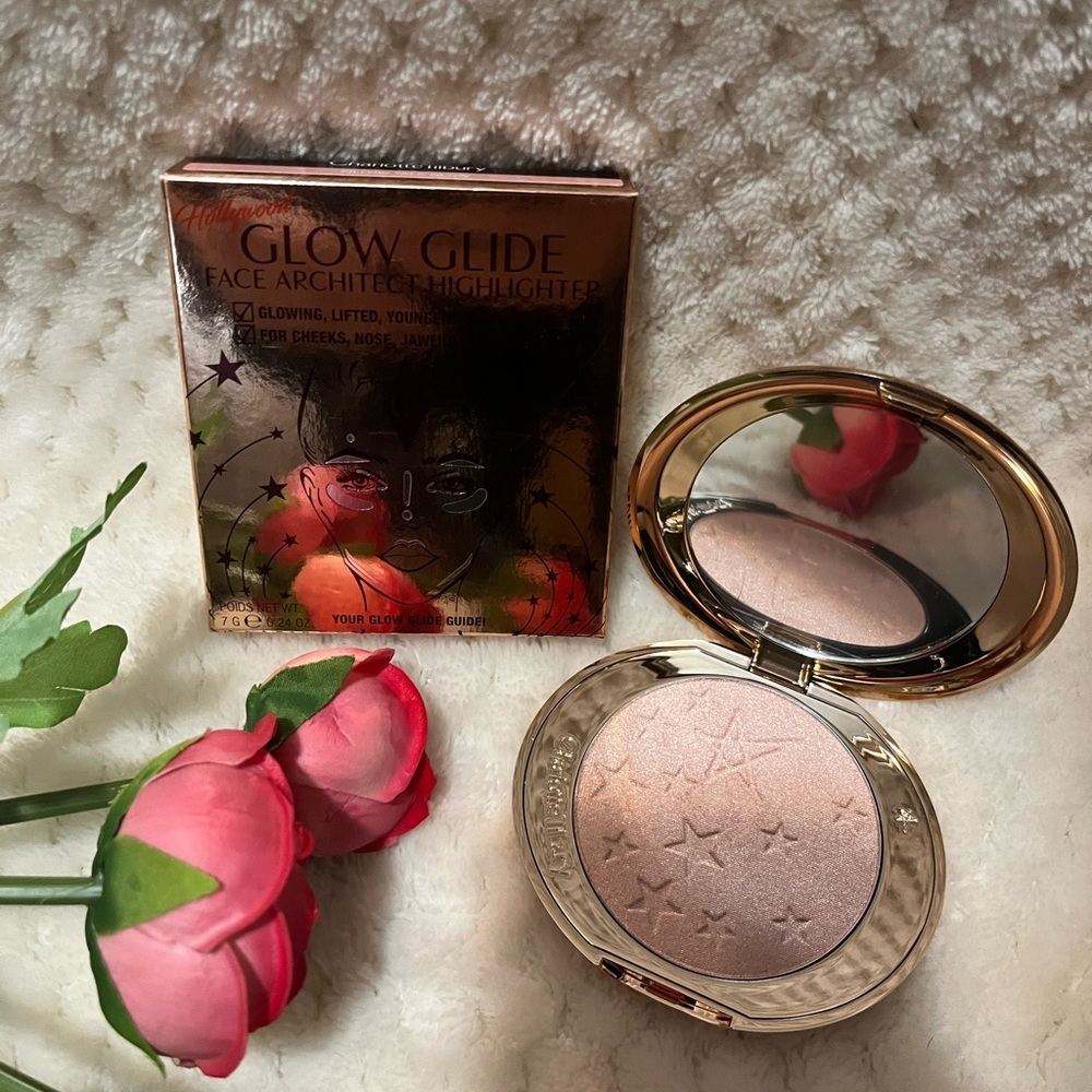 CHARLOTTE TILBURY GLOW GLIDE FACE ARCHITECT HIGHLIGHTER IN PILLOW TALK GLOW. NWT